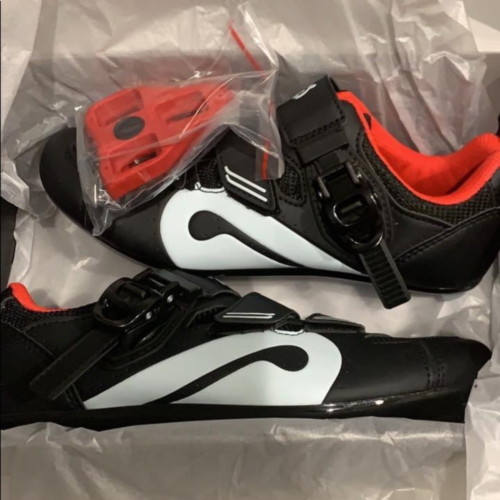 Brand new/never used Peloton Cycling Shoes size 8